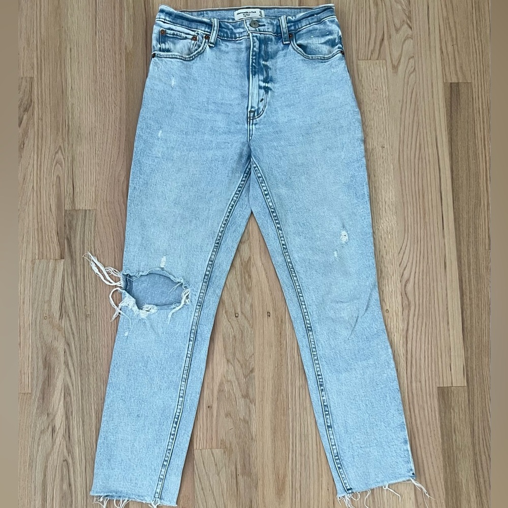 Women’s Abercrombie & Fitch - The Skinny High Rise Jeans - Size 4 - Picture 2 of 4